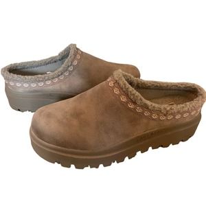 Skechers Shindigs Comfy Hour Clogs Mules Faux Sherpa Lining Taupe Size 9